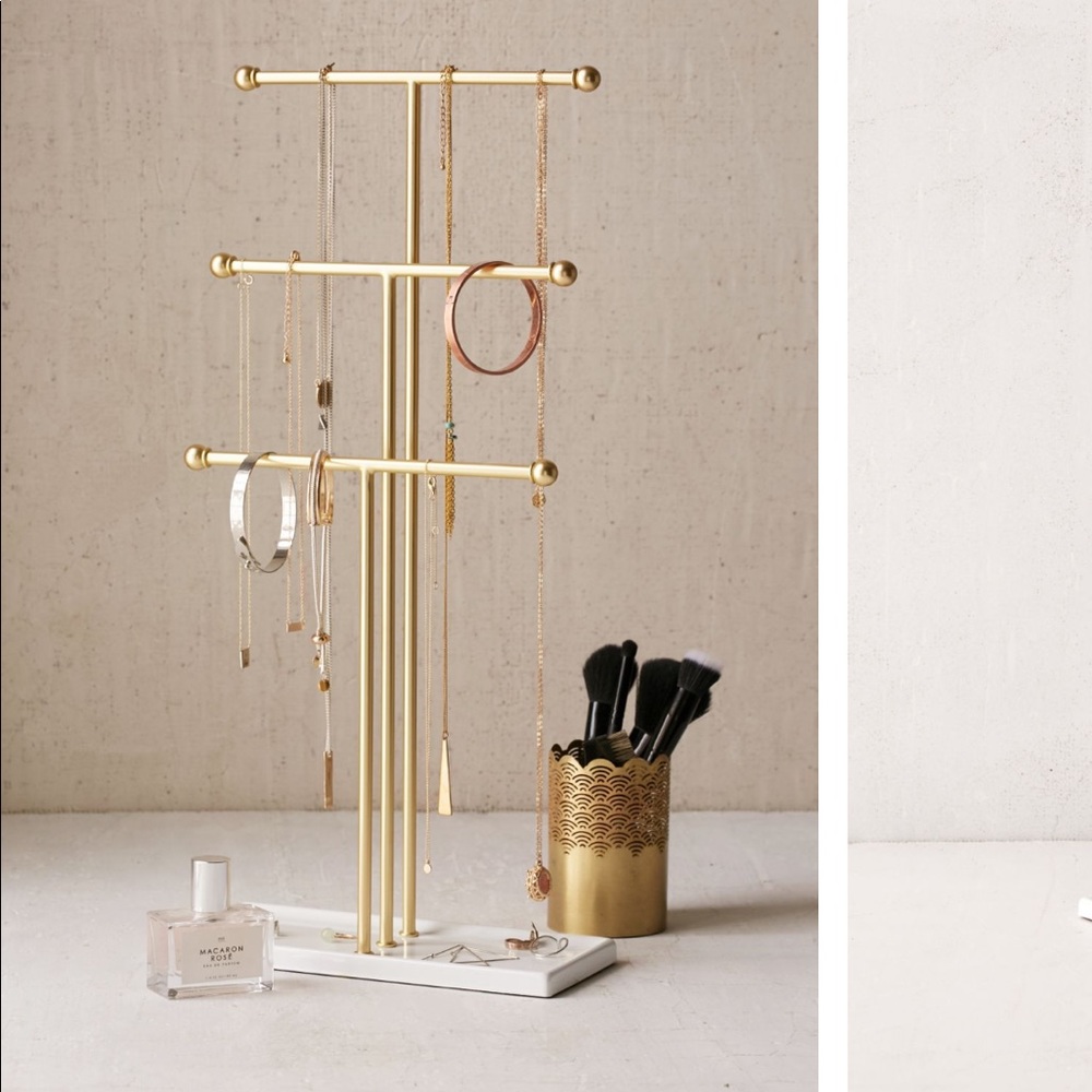 urban outfitters jewlery stand